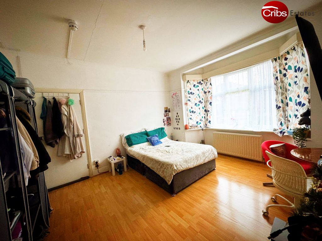 Property photo 2 of 6 Gallery