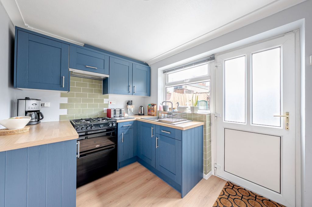 Property photo 2 of 20