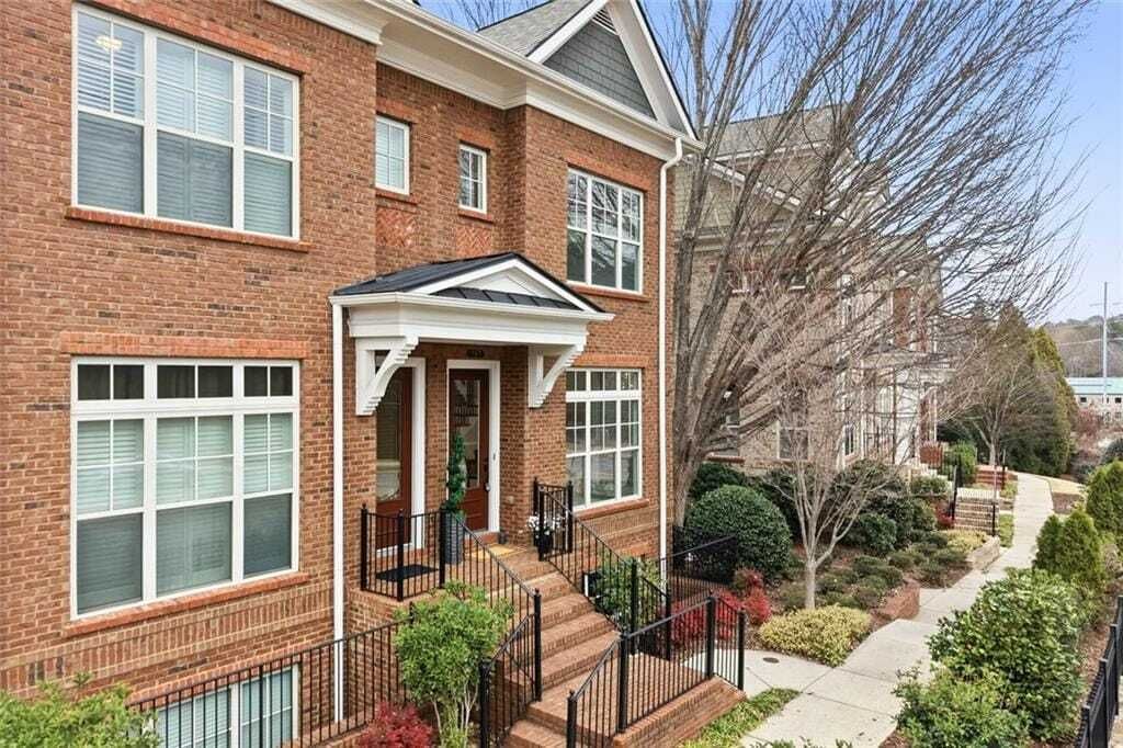 Property photo 1 of 31