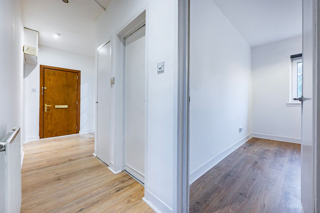 Property photo 2 of 30
