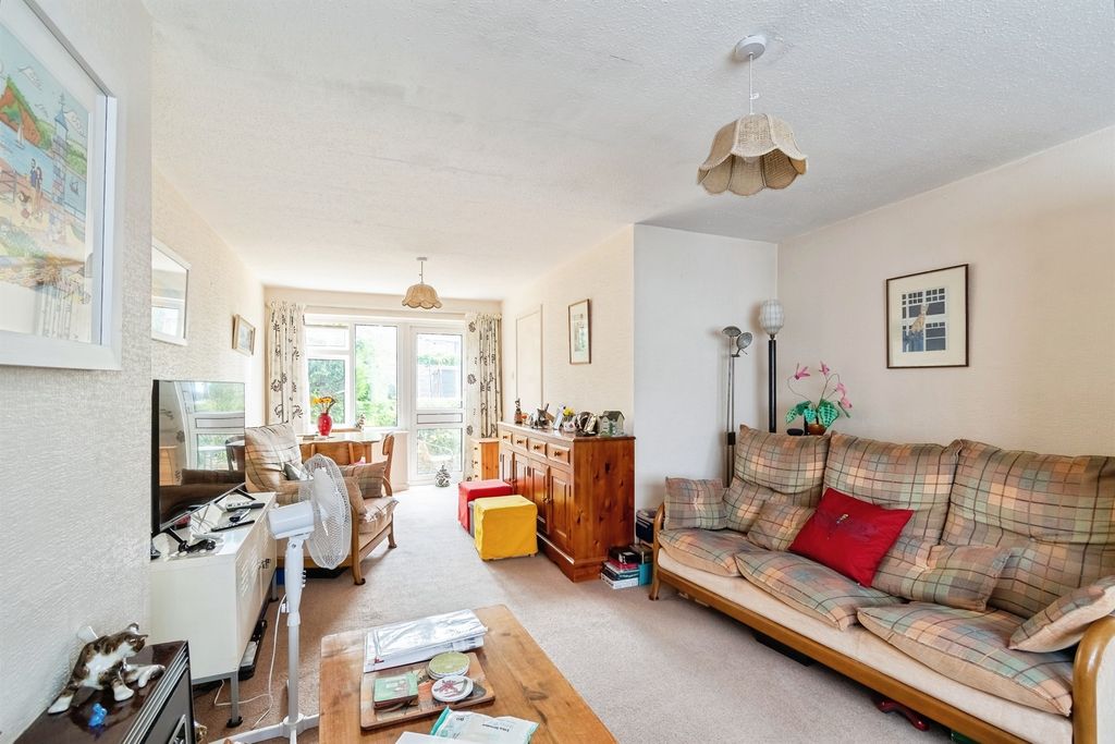 Property photo 2 of 18