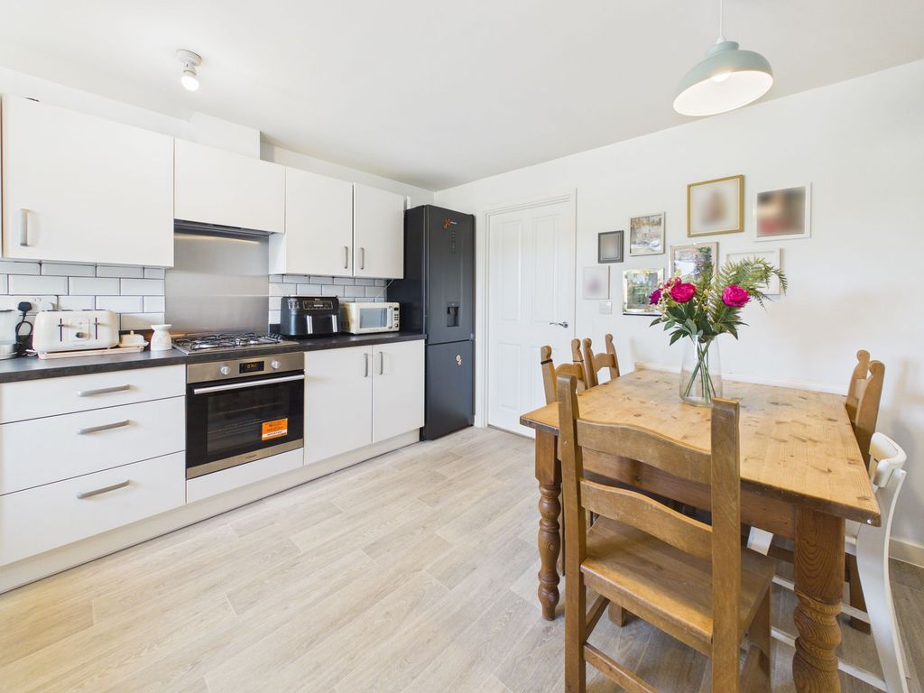 Property photo 3 of 23 Dining Kitchen