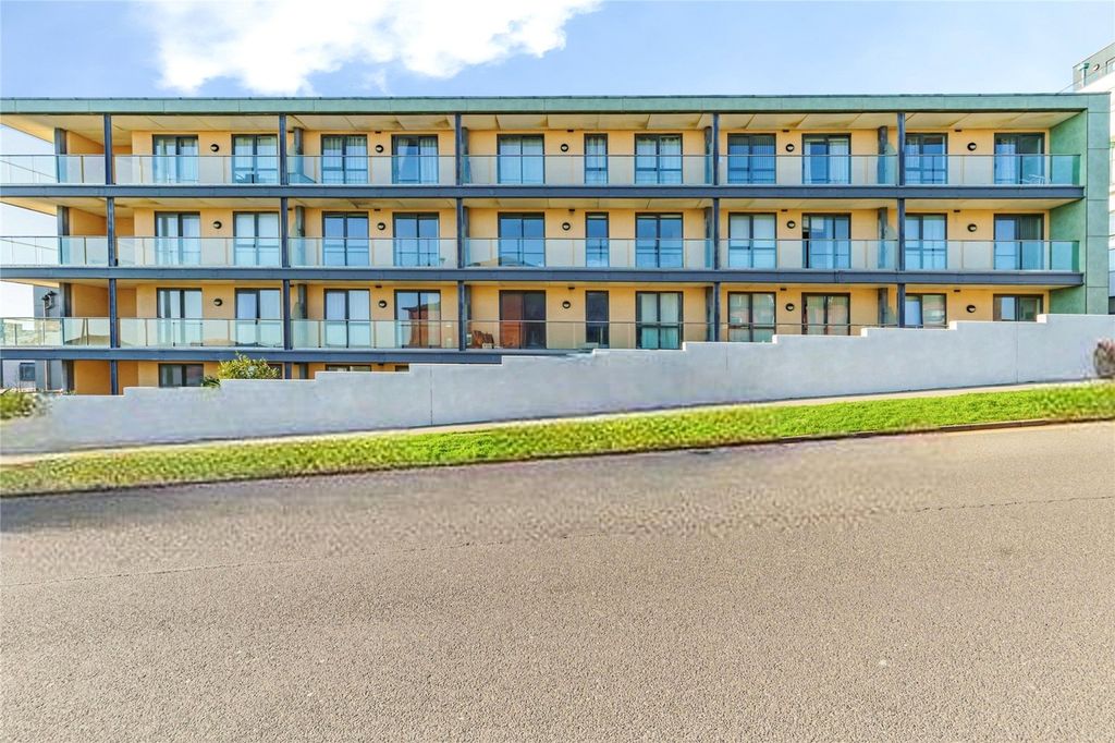 Property photo 1 of 21 Front