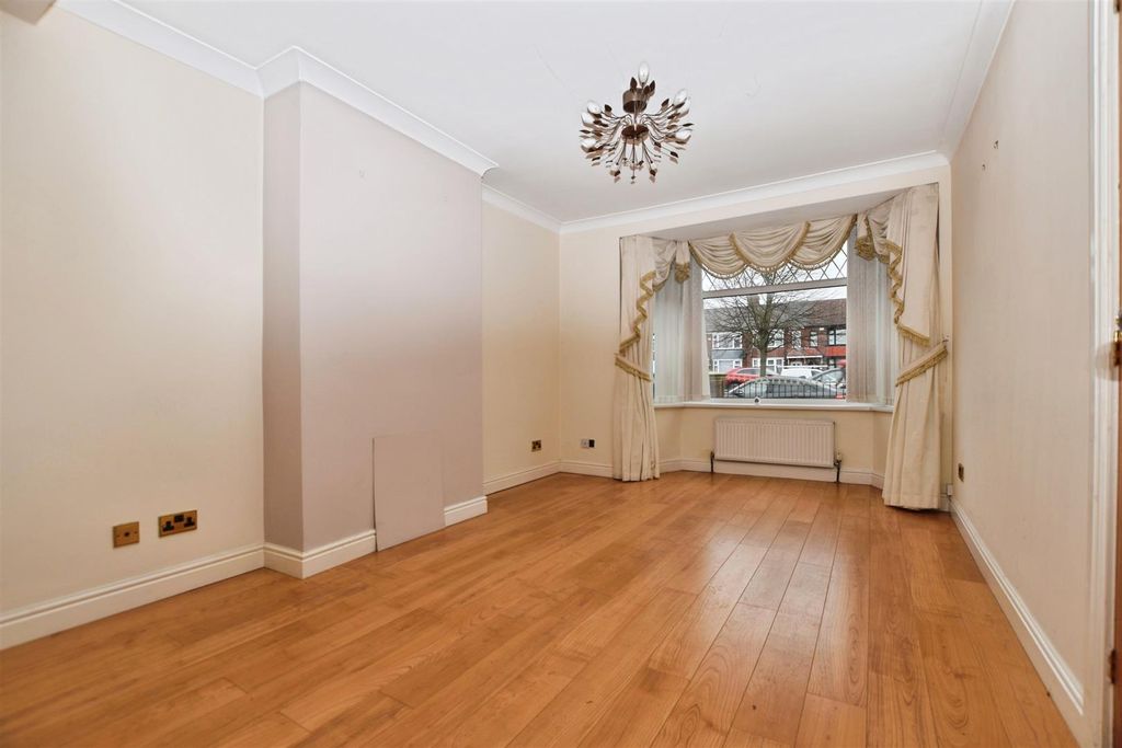 Property photo 2 of 11 Lounge / Diner