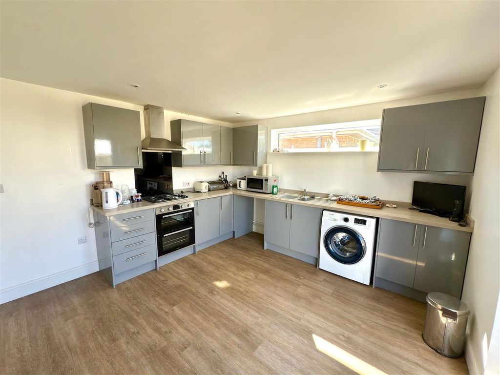 Property photo 2 of 17 Diner Kitchen.Jpg