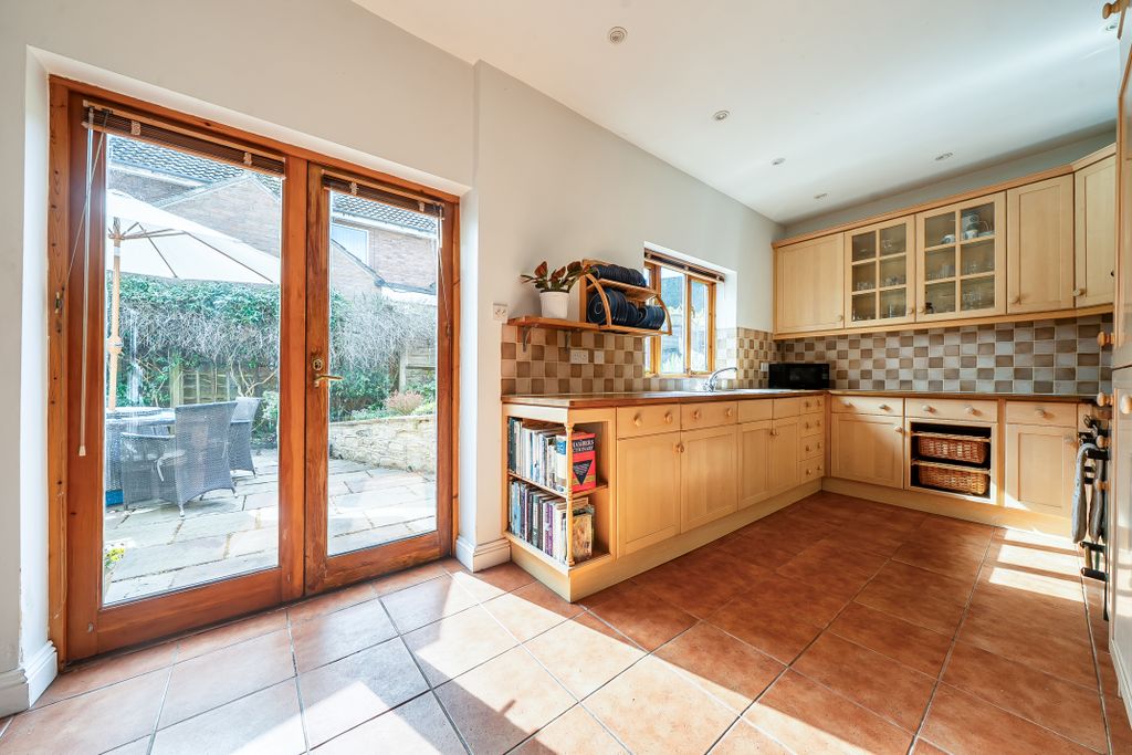 Property photo 2 of 20