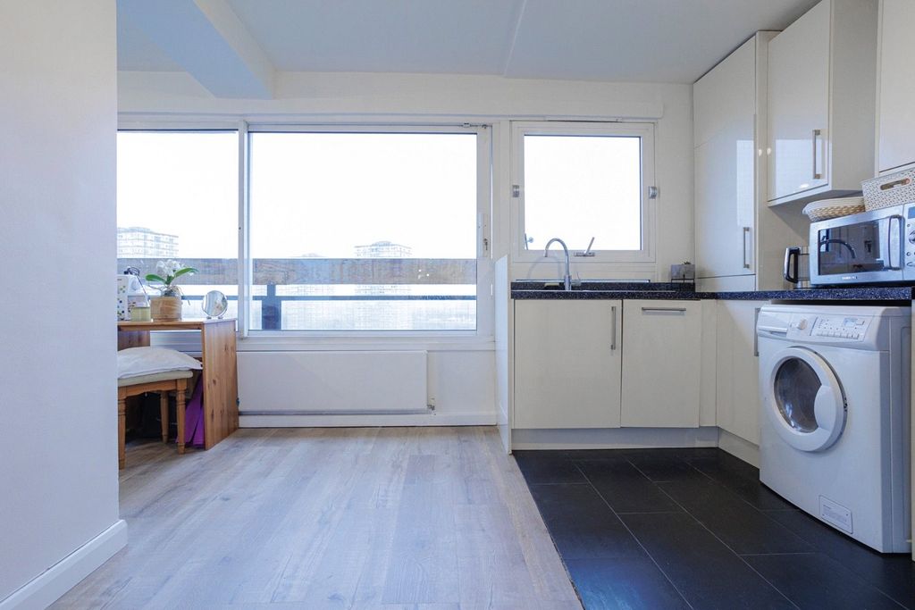 Property photo 3 of 17 Picture No. 05