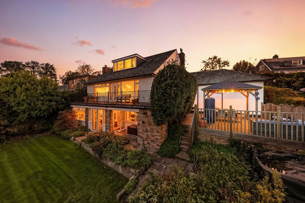 Property photo 1 of 32