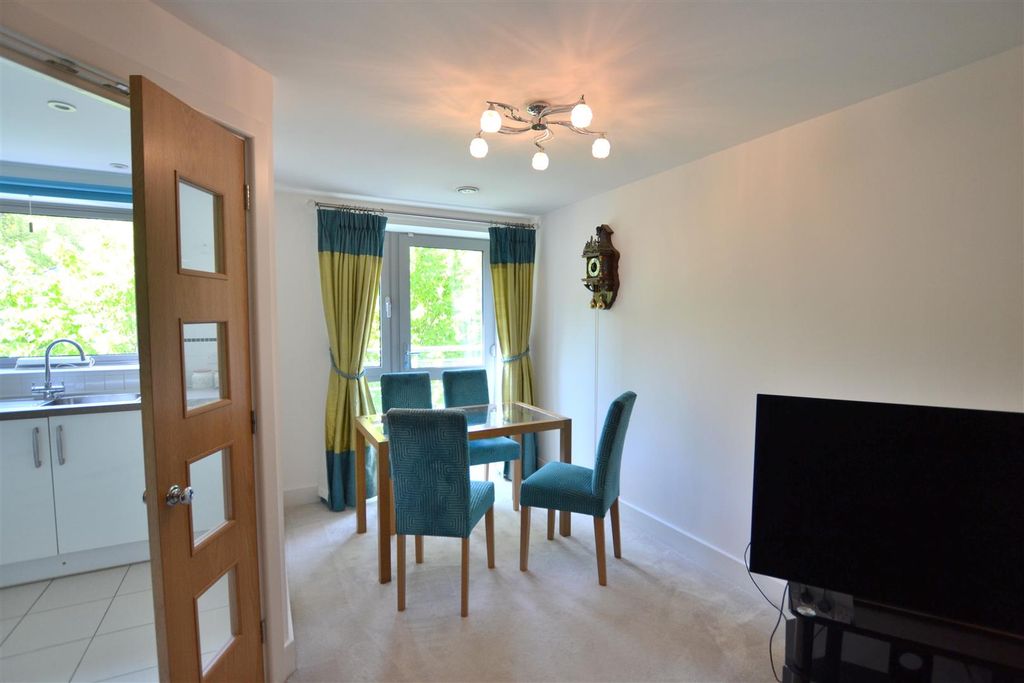 Property photo 3 of 15 Dining Area.Jpg