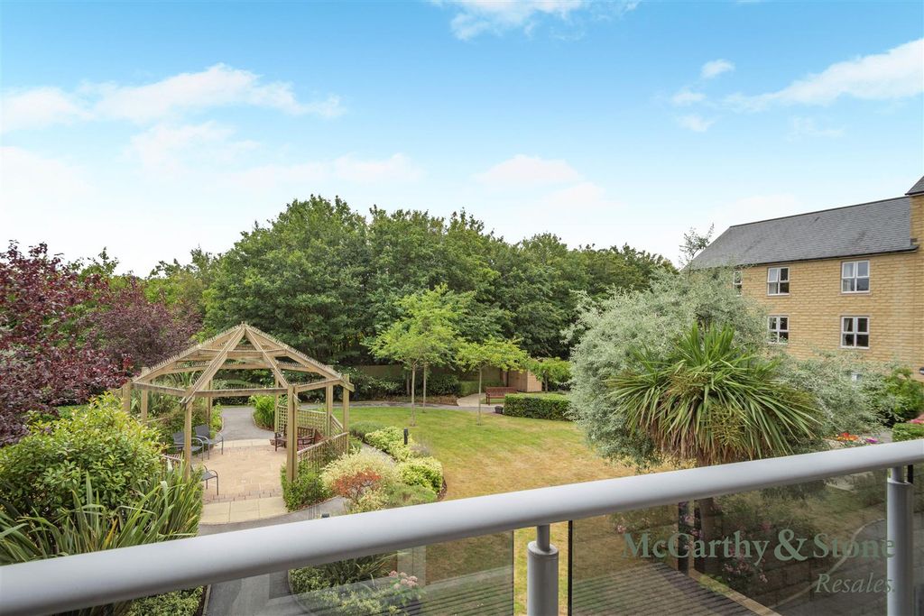 Property photo 1 of 20 8702647-Exterior02.Jpg