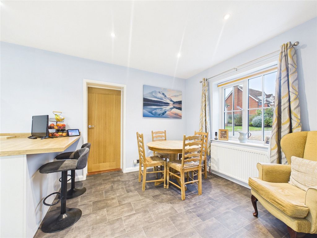 Property photo 3 of 17 Picture No. 10