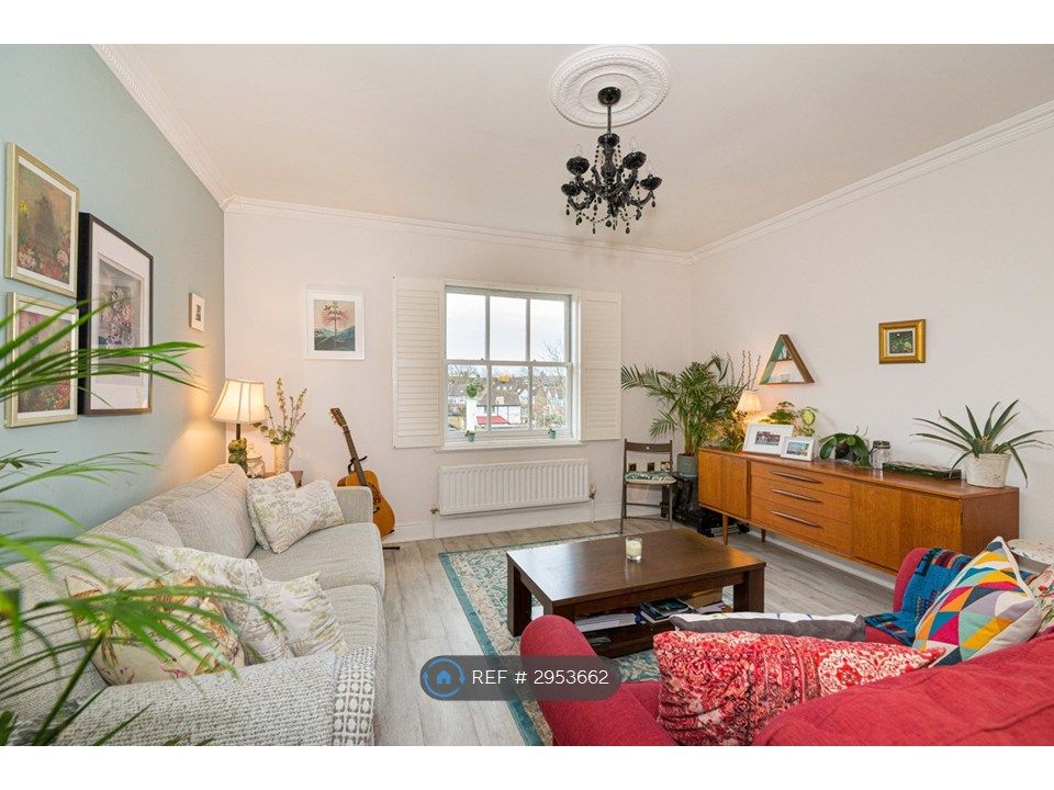 Property photo 1 of 16 Living Room