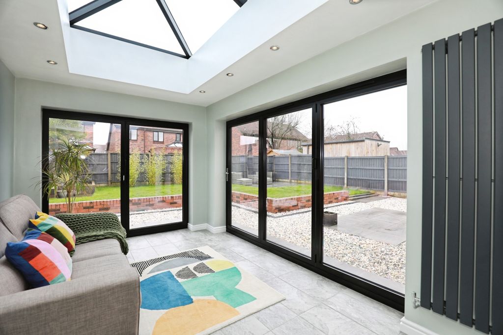 Property photo 2 of 20 Sun Room