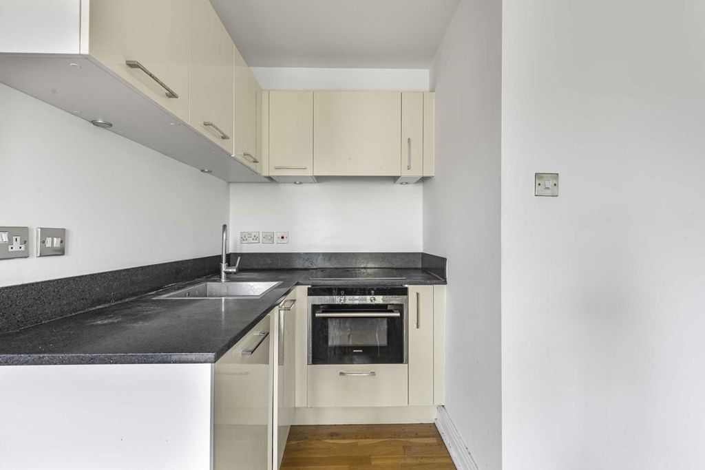 Property photo 3 of 3