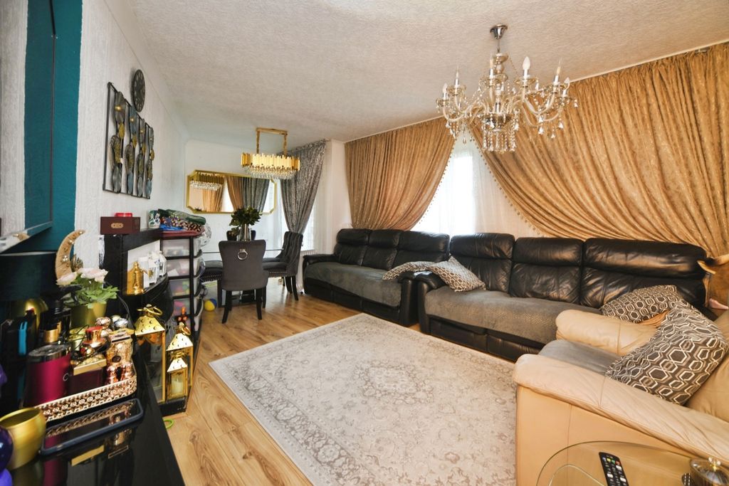 Property photo 2 of 16 Pbox-Img.Jpg