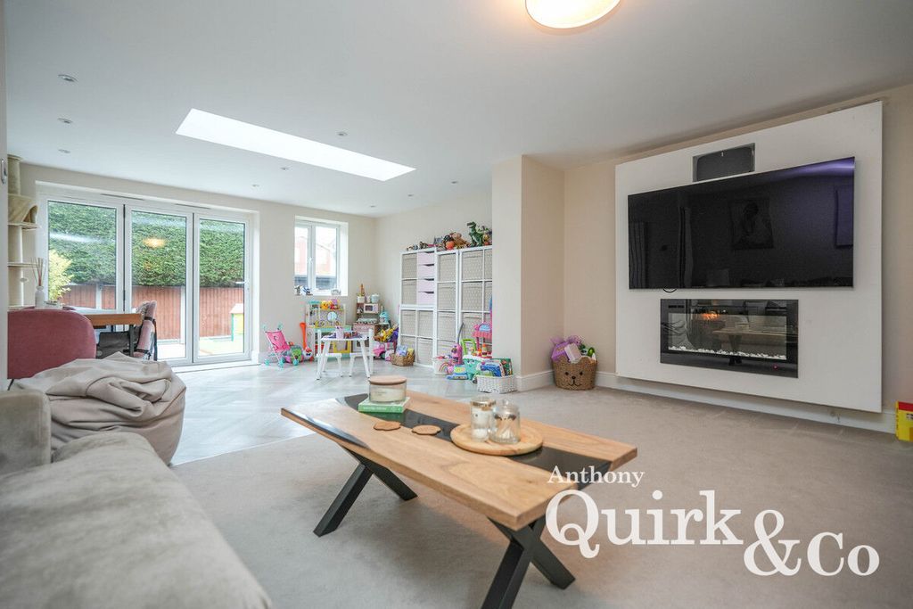 Property photo 3 of 15