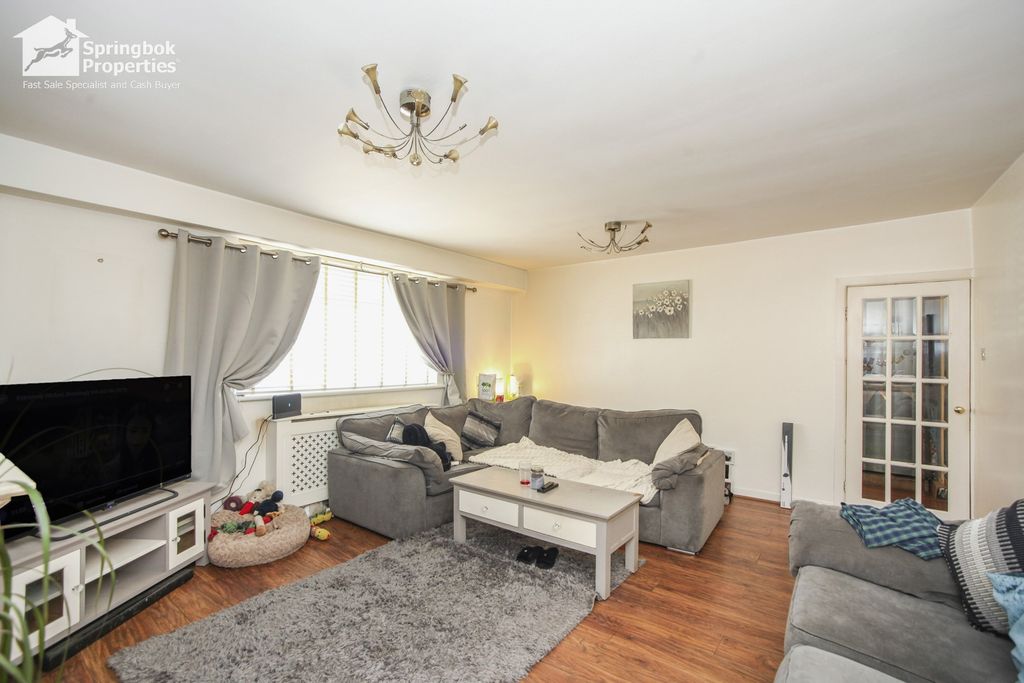 Property photo 2 of 10 1