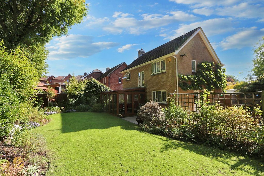 Property photo 2 of 20