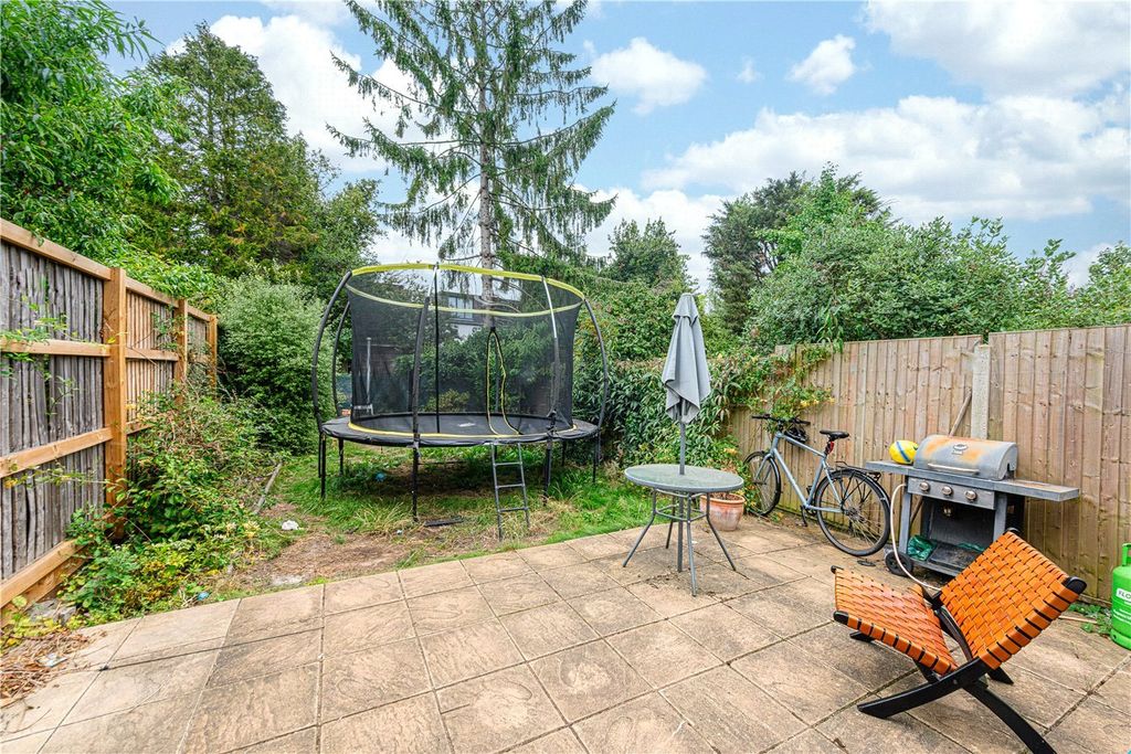 Property photo 2 of 11 Picture No. 12