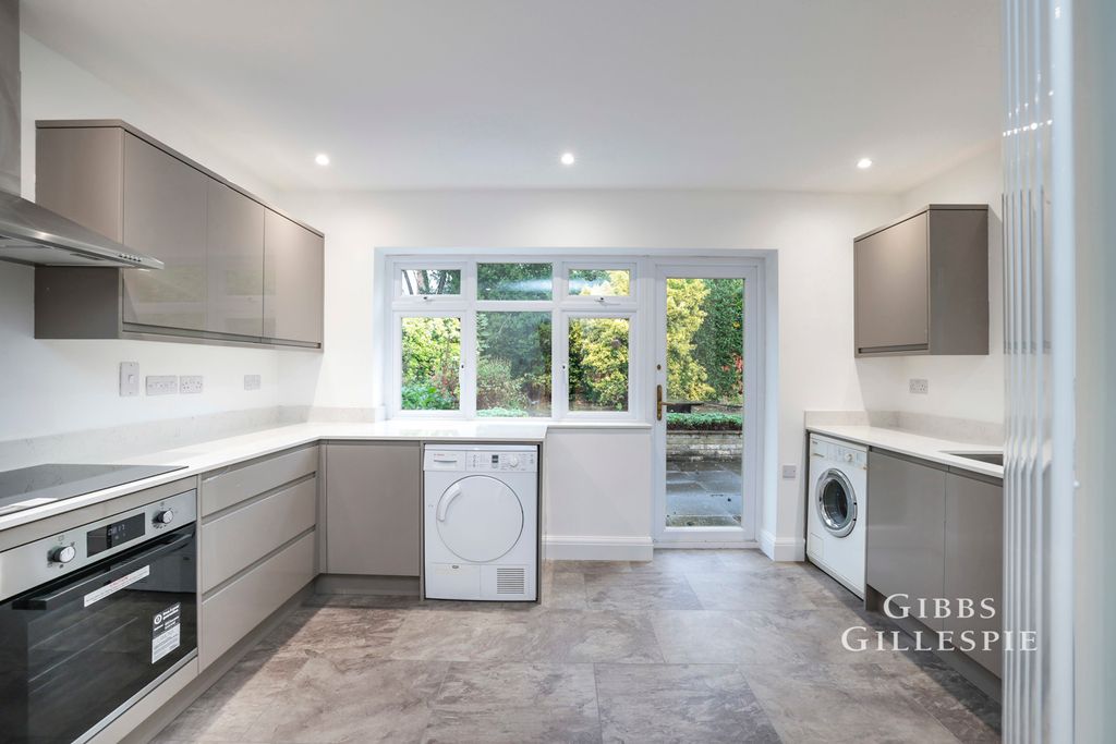 Property photo 3 of 15 Pbox-Img.Jpg