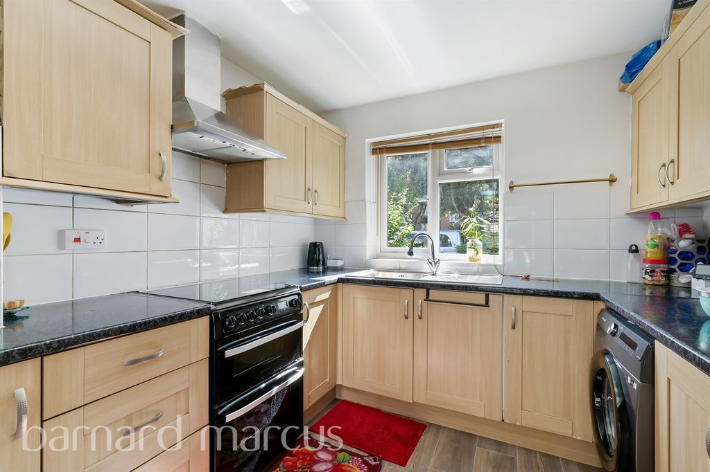 Property photo 2 of 12