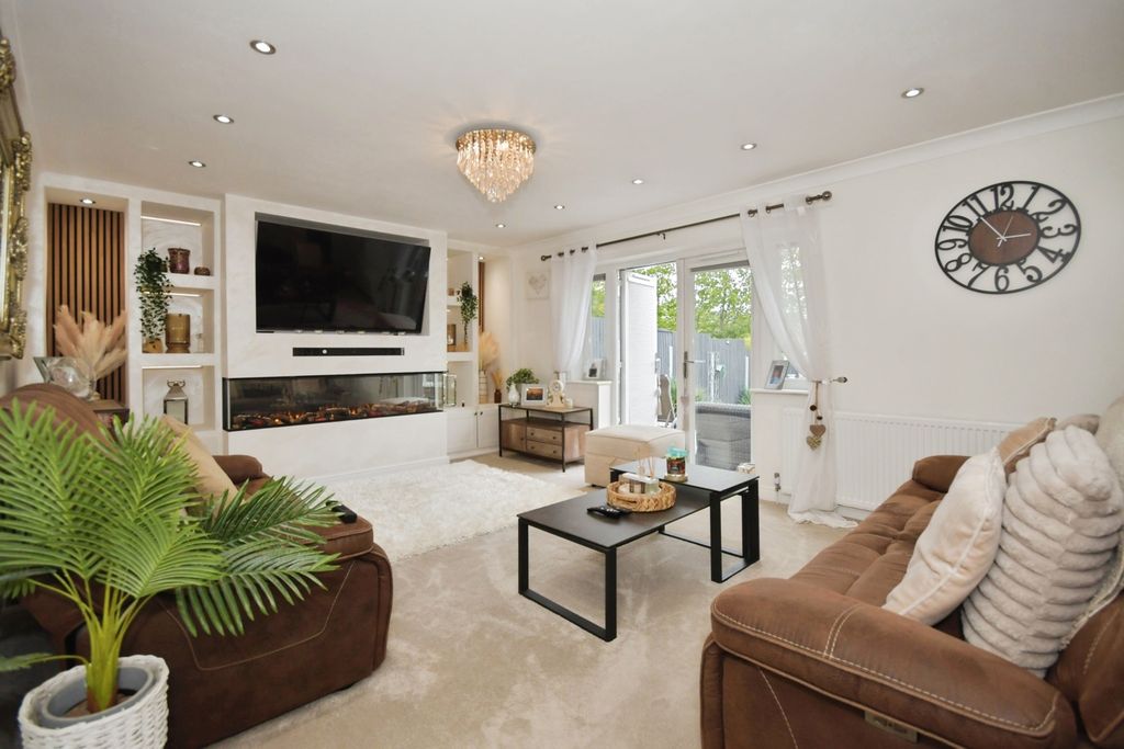 Property photo 3 of 21 Pbox-Img.Jpg