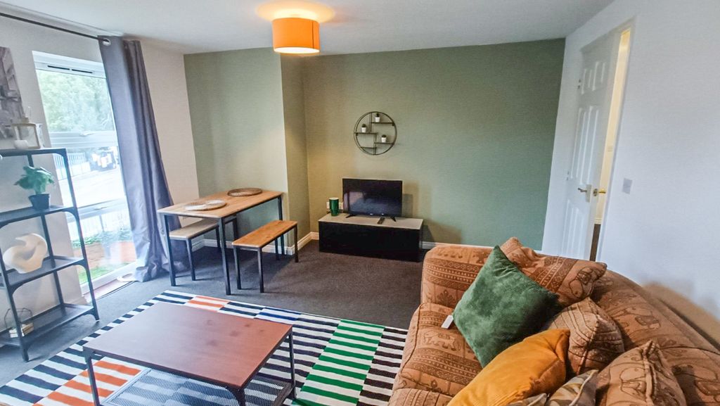 Property photo 3 of 13 0B4304Ff-1F56-4A78-B95A-72538332E710