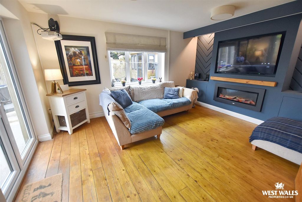 Property photo 2 of 23 15 (59).Jpg