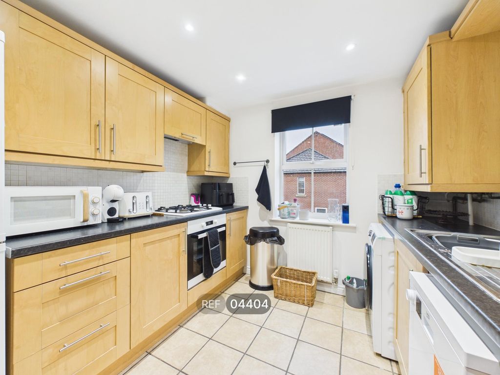 Property photo 2 of 15 Kitchen