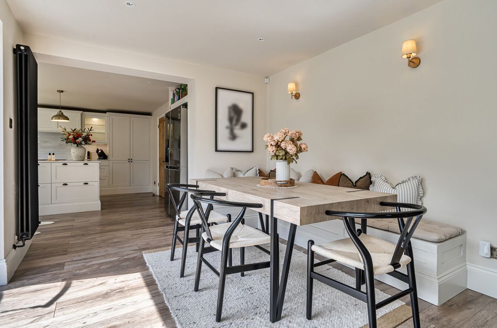 Property photo 3 of 16 1457447-35-6A05E0...