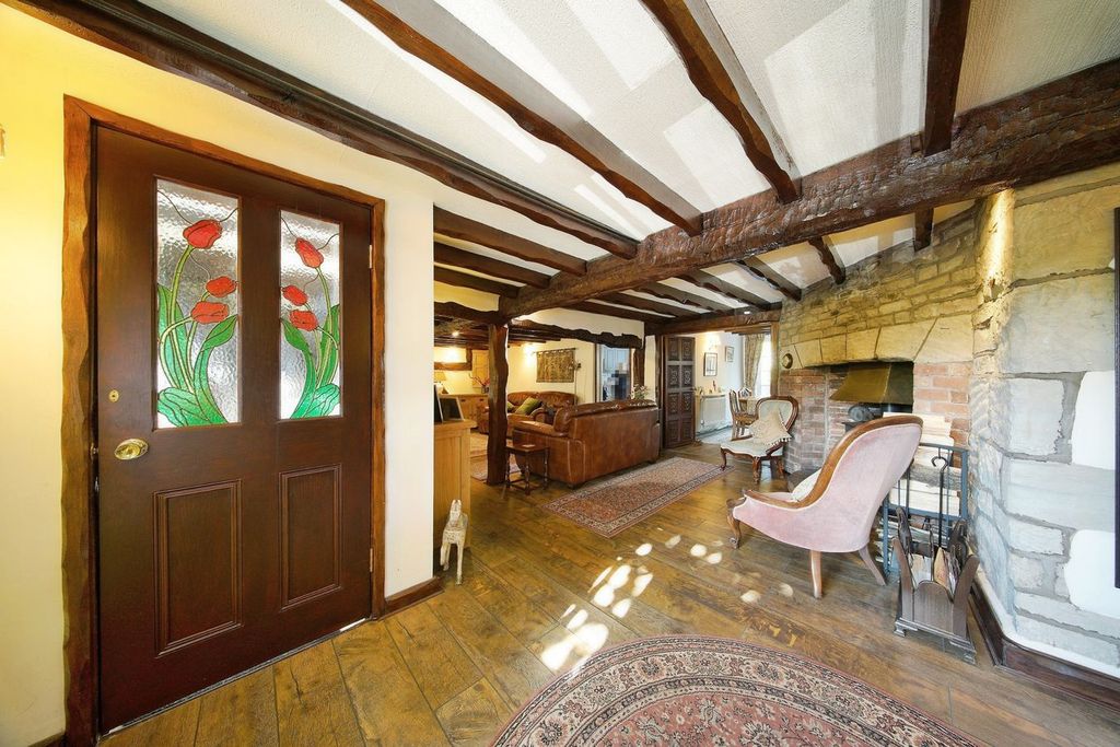Property photo 3 of 31
