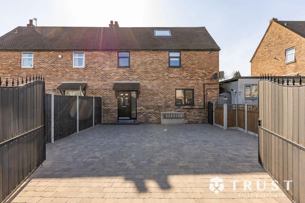 Property photo 3 of 45