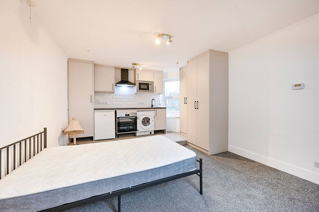 Property photo 1 of 5
