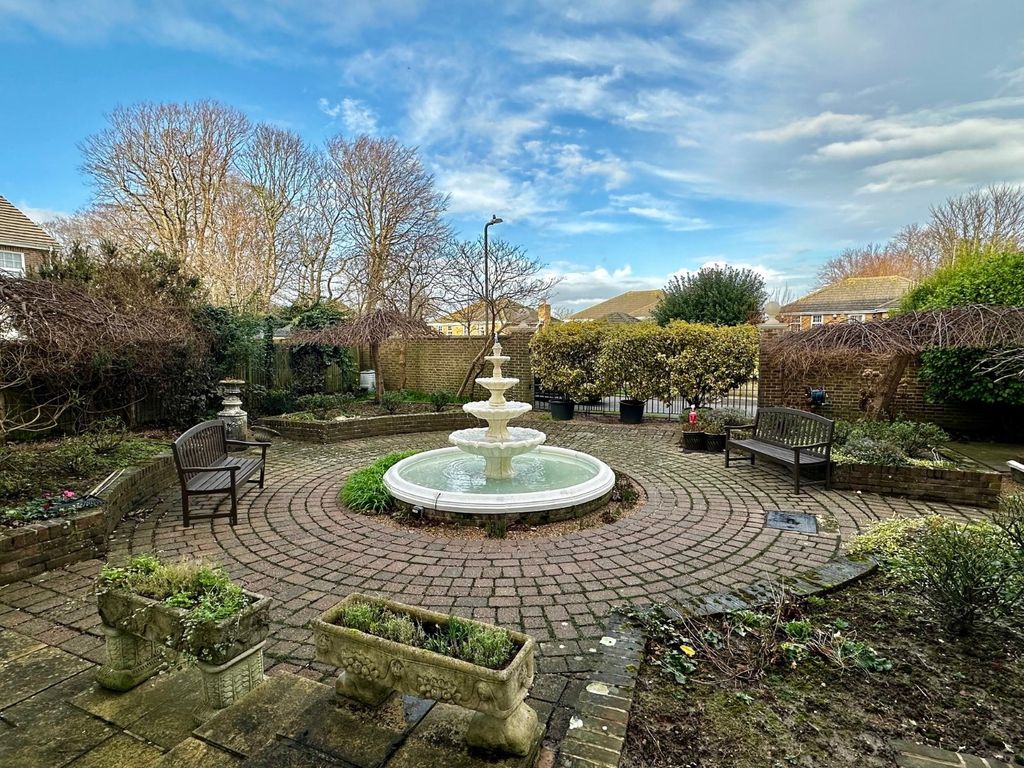 Additional image 12 of 2 bed flat for saleLeelands House, Grams Road, Walmer, Kent CT14