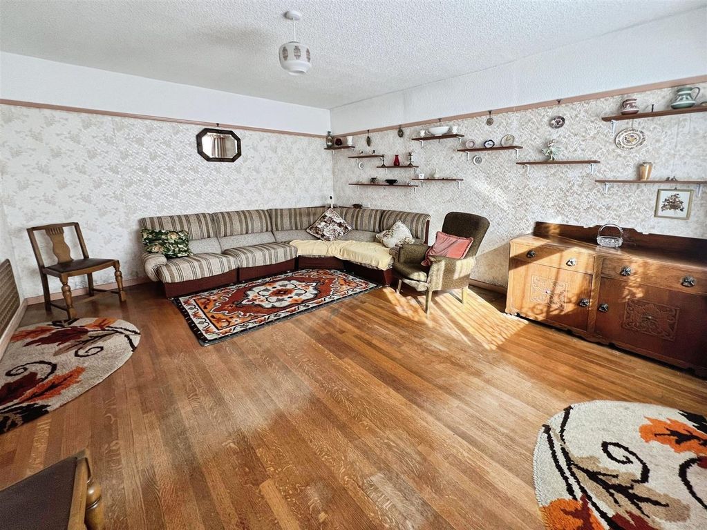 Property photo 2 of 11 Living Room