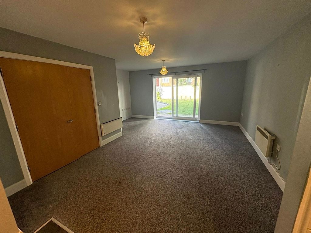 Property photo 3 of 6