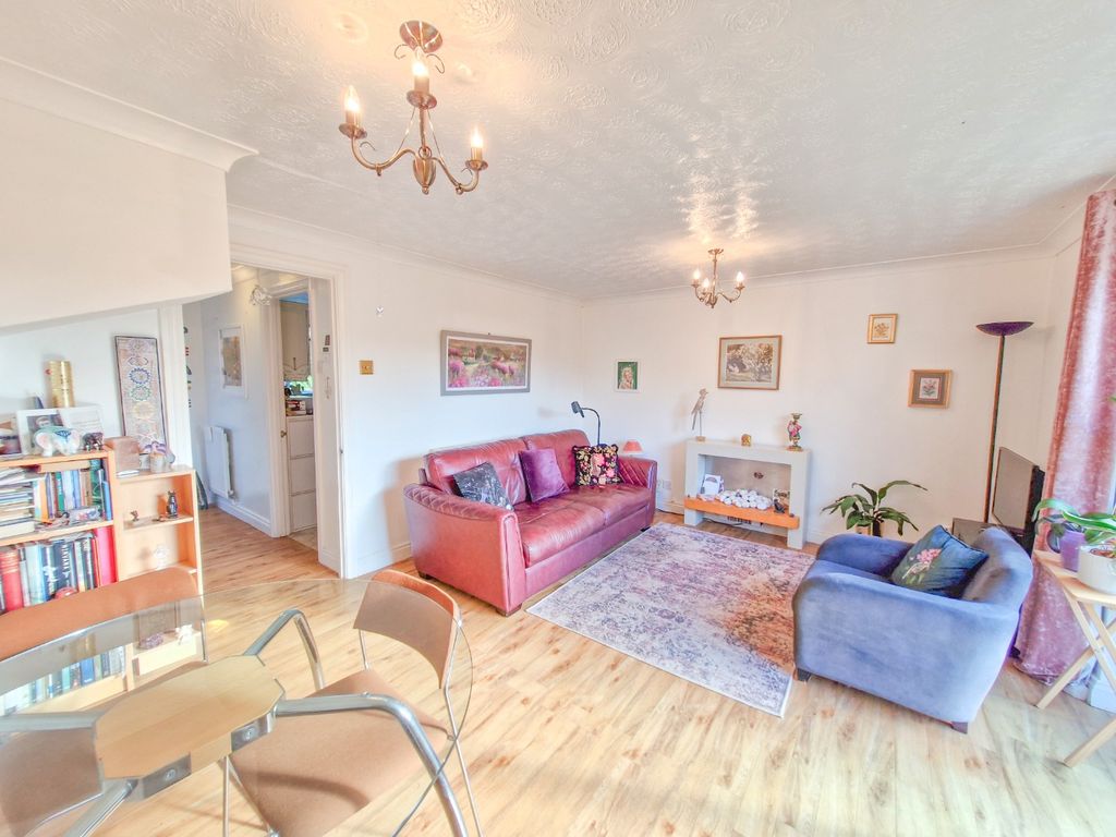 Property photo 3 of 29 4571067