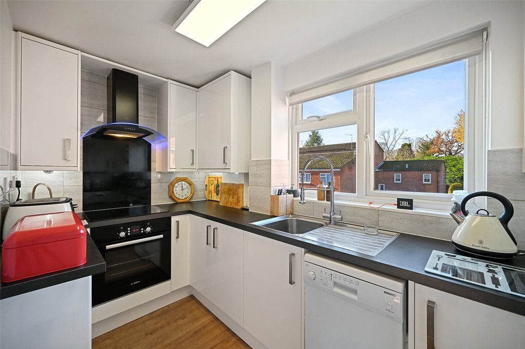 Property photo 3 of 6 Kitchen