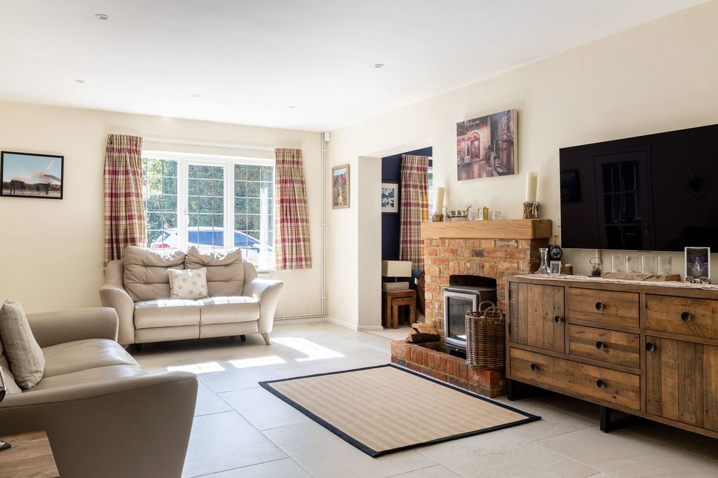 Property photo 2 of 25