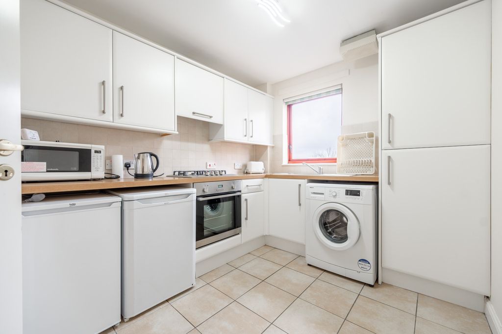 Additional image 4 of 2 bed flat to rentMillstream Court, Paisley, Renfrewshire PA1