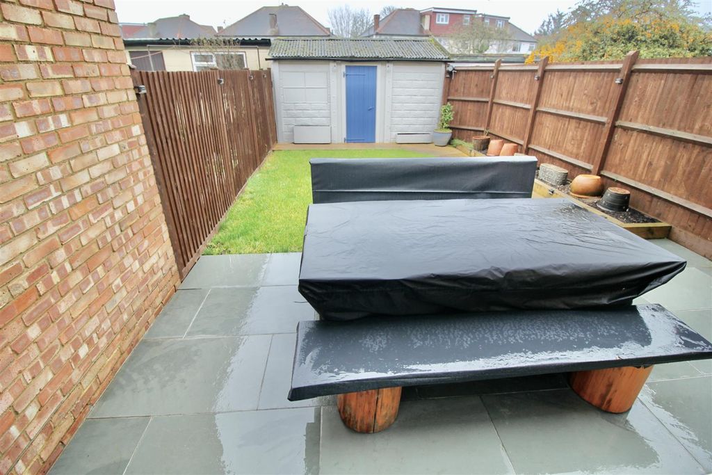 Property photo 3 of 11 Rear