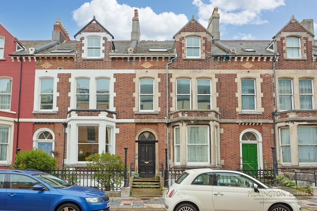 Property photo 1 of 10 4665053