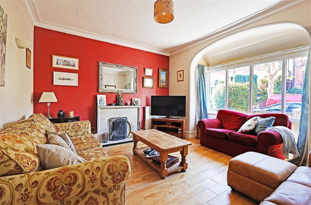 Property photo 2 of 16 Sitting Room
