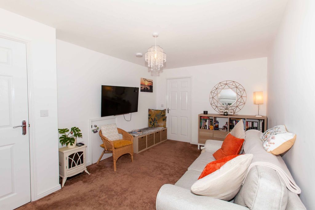 Property photo 2 of 24