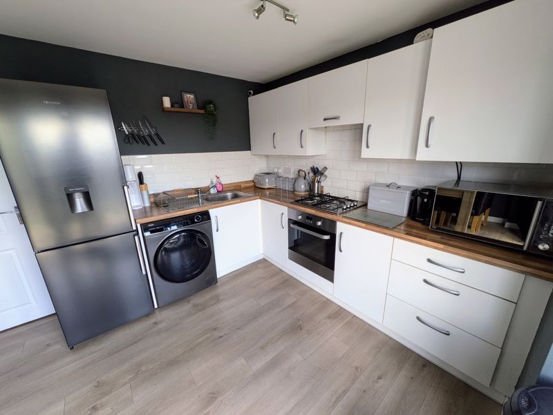 Property photo 3 of 11 Dining Kitchen 3