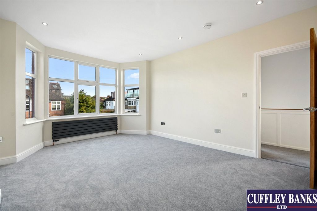 Property photo 3 of 7 Picture No. 09
