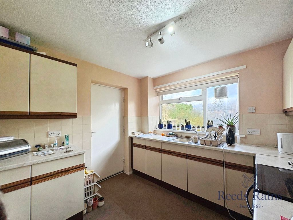 Property photo 2 of 12 Picture No. 02