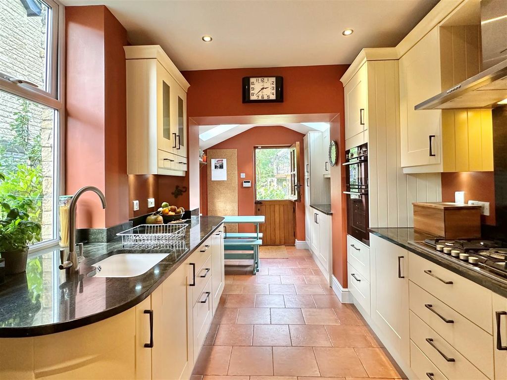 Property photo 3 of 22