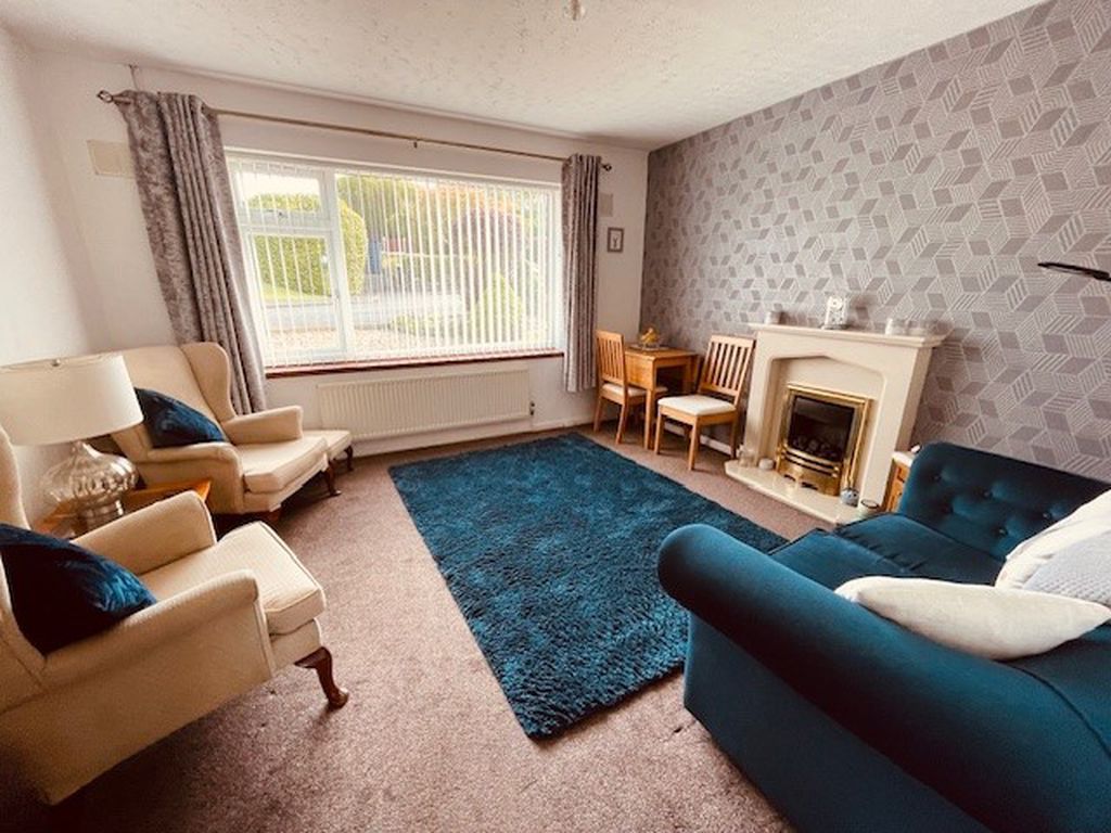 Property photo 2 of 18 Lounge