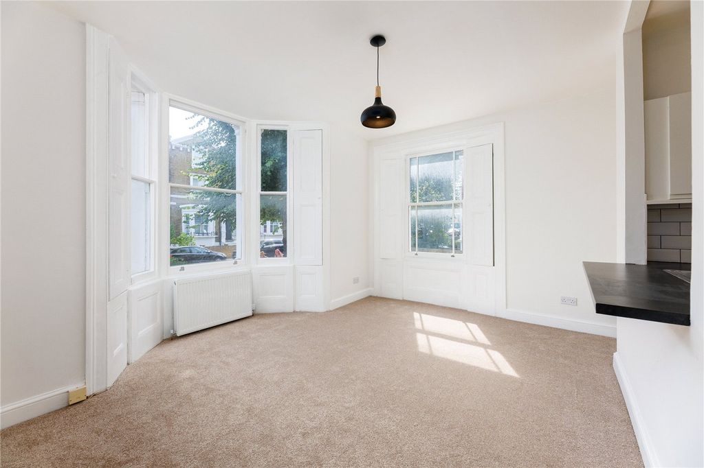 Property photo 2 of 6 Picture No. 09